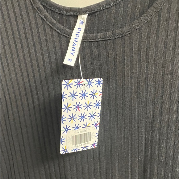 Piphany Sunset Black Short Sleeve Tee with Back Detail - Picture 2 of 5